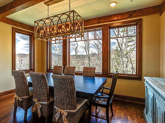 DINING W CUSTOM CHANDELIER