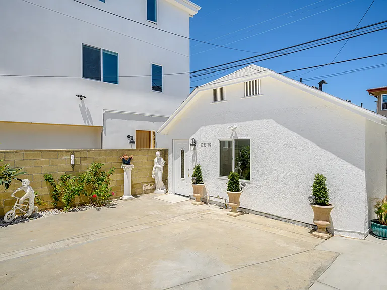 6233 Banner Ave #1/2 — Photo 11