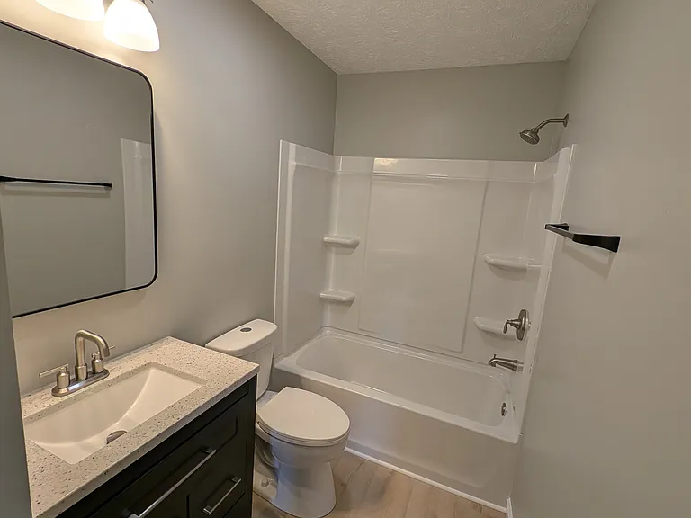 1550 Hawk Cir — Photo 9