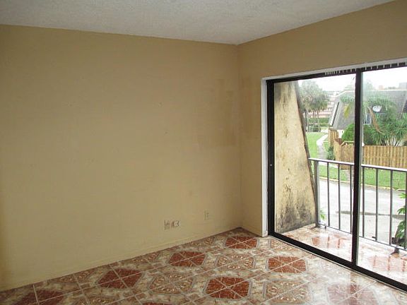 4th image of 1759 N Congress Ave #B