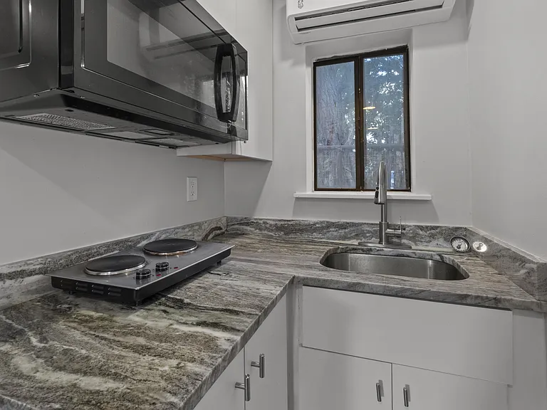 620 Sudderth Dr #4 — Photo 8