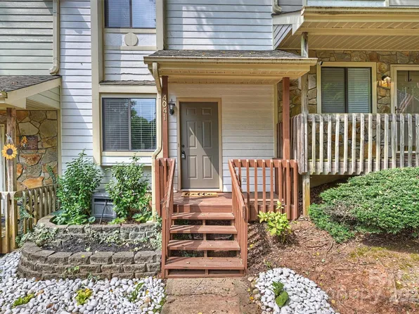 4041 N Course Dr, Charlotte, NC 28277