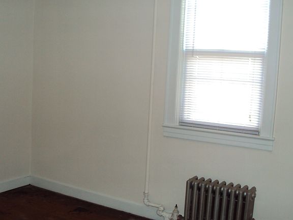 5th image of 754 River Dr