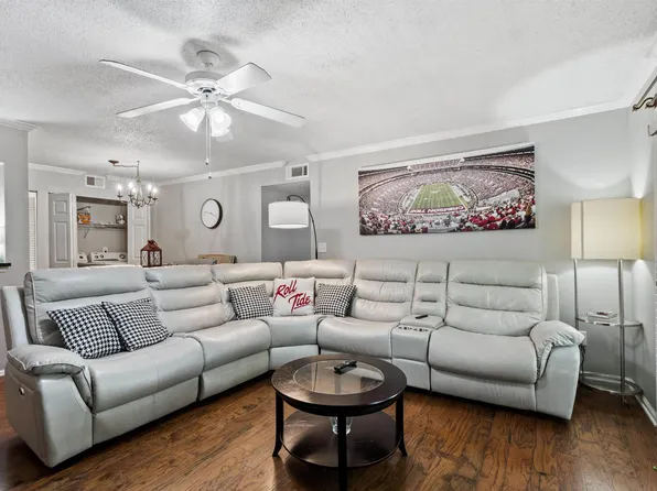 120 15th St E APT 114, Tuscaloosa, AL 35401