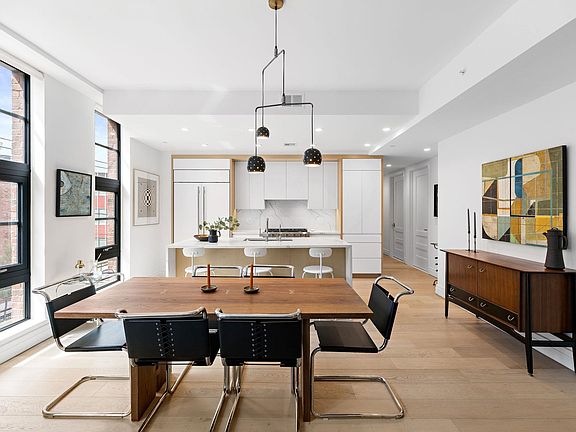 4th image of 731 Clinton St #31