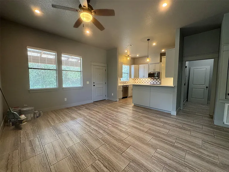 290 Hugo Rd #B — Photo 5
