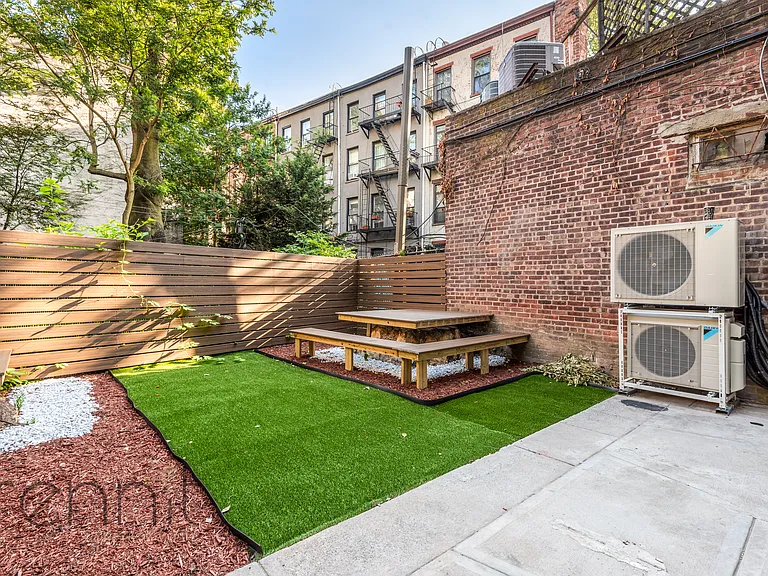 332 Myrtle Ave #BACKYARD — Photo 4