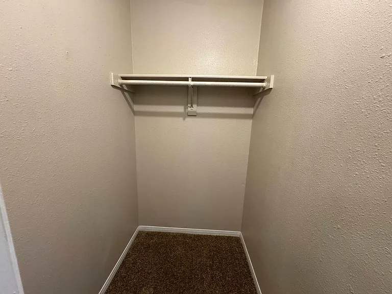1708 Benttree Dr — Photo 35