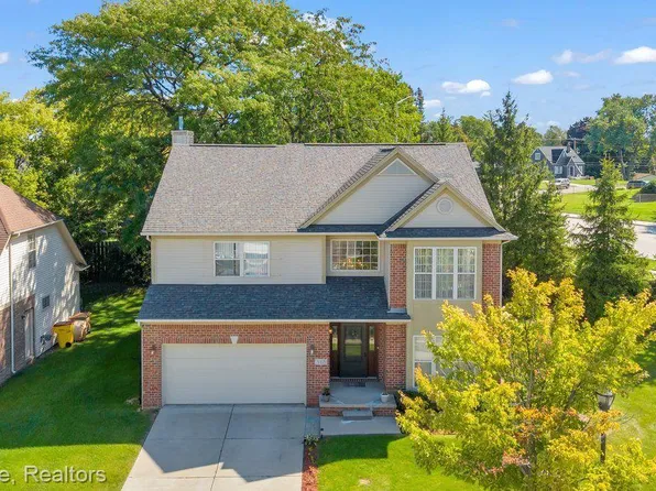 512 Brady Ln, Pontiac, MI 48342