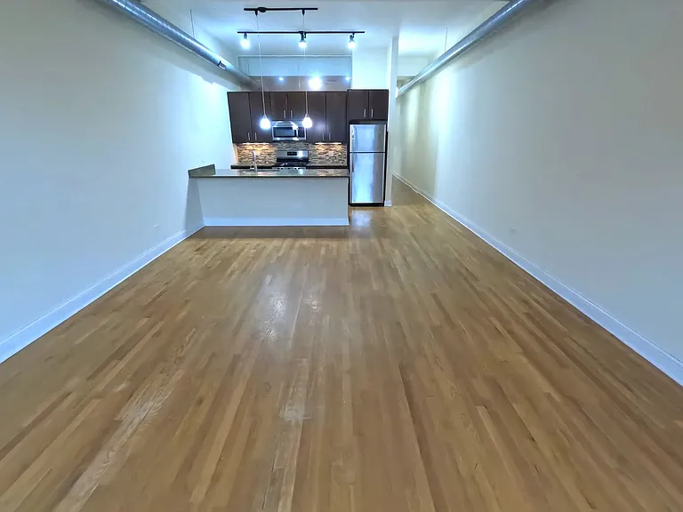 2764 N Milwaukee Ave — Photo 28