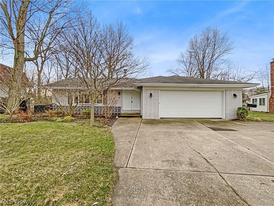 1st image of 26475 Fairfax Ln