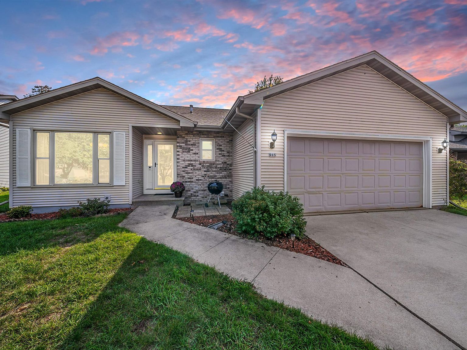 915 Christian Dr, Oshkosh, WI 54901 MLS 50280508 Zillow