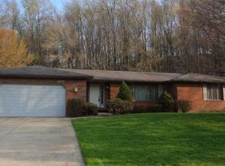 877 Hillside Dr, Newark, OH 43055