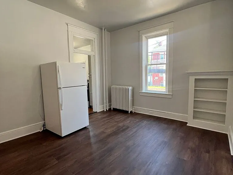 104 N Marshall St — Photo 4