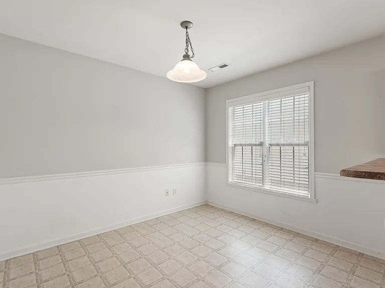 1908 Longburn Dr — Photo 14