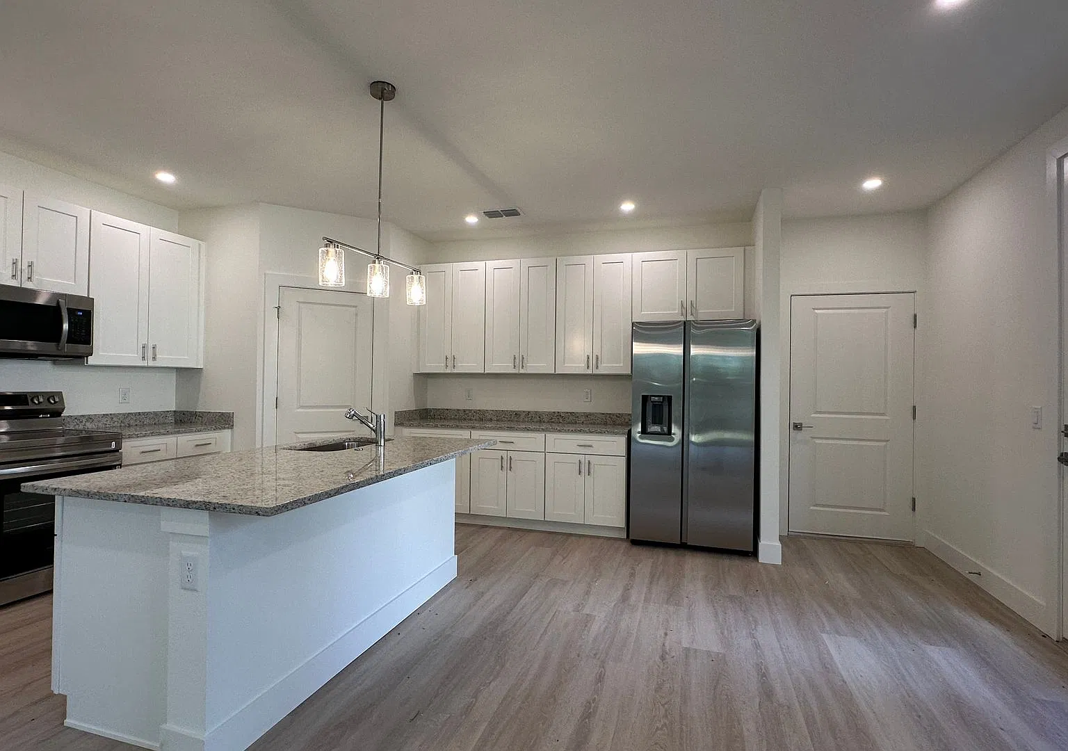 New Construction 4BR Townhome | Washer & Dryer Included — Photo 4