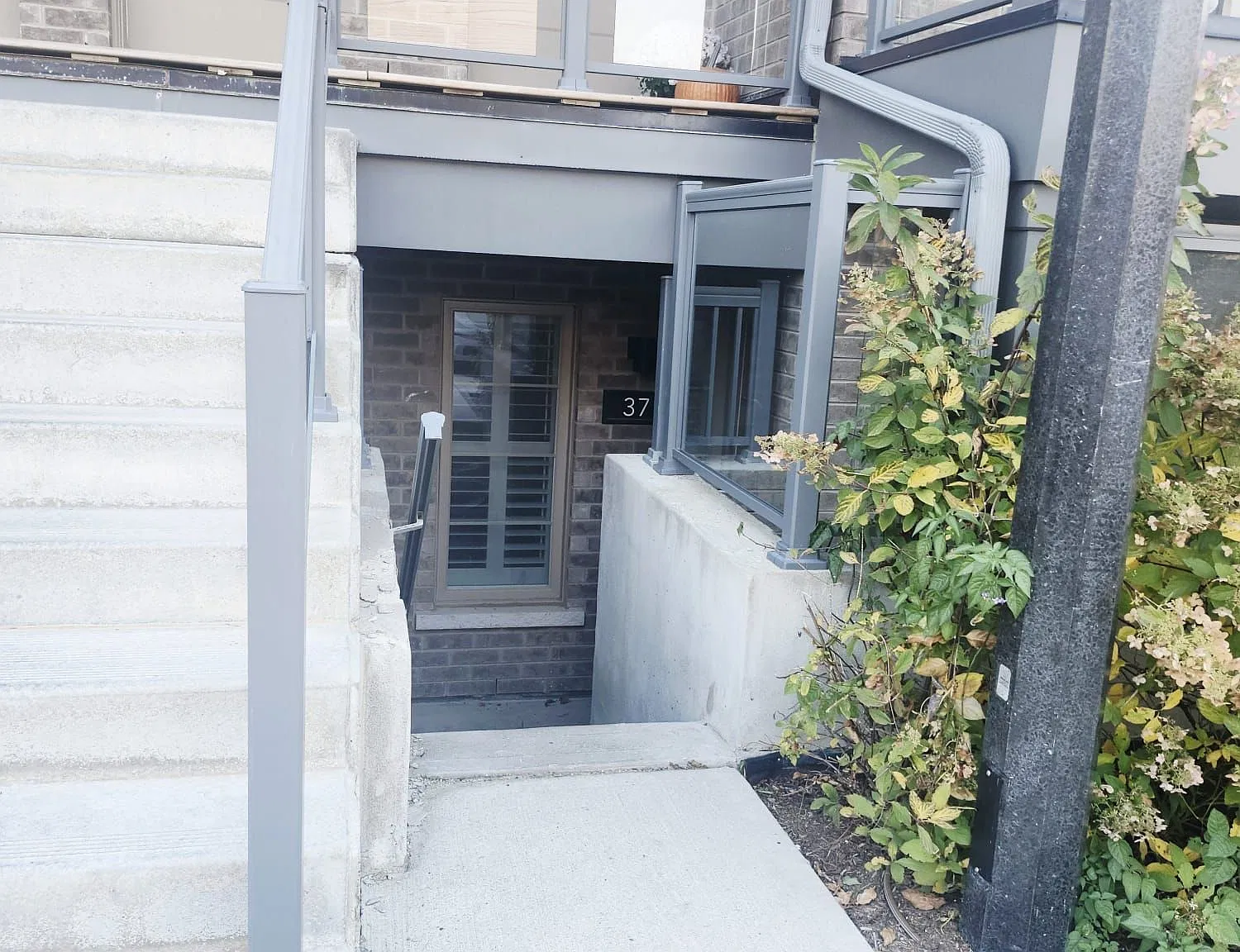 2 bed, $1,890 — Photo 2