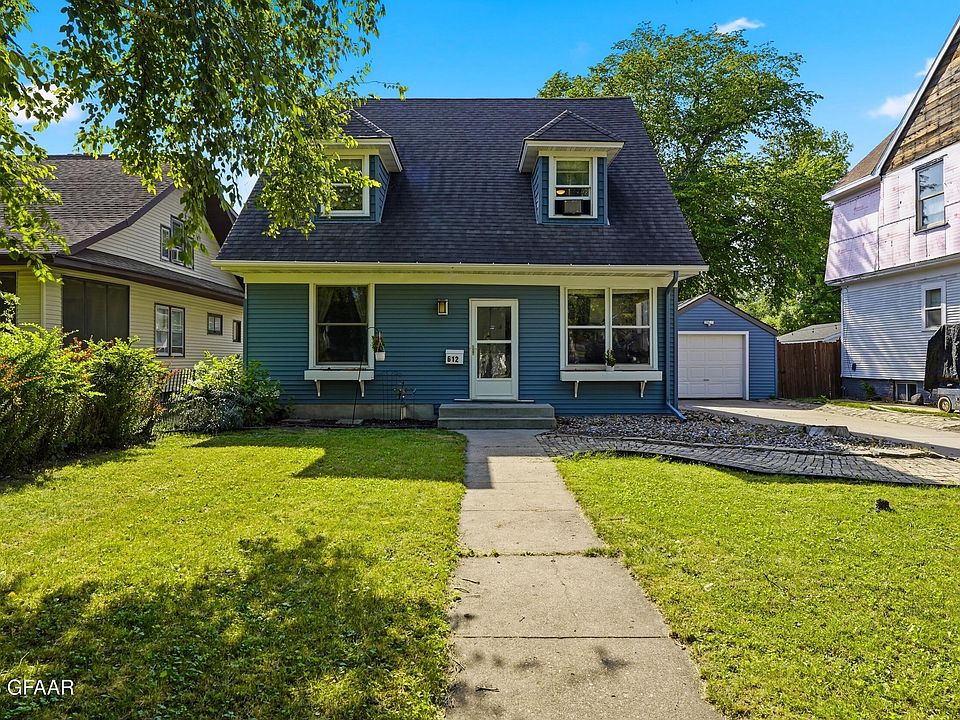 1st image of 612 Reeves Dr