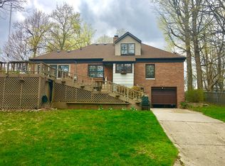 815 S Leroy St, Fenton, MI 48430