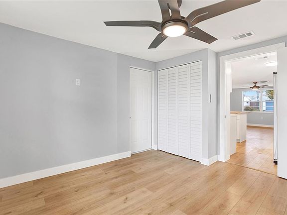 3rd image of 5200 Dove Dr