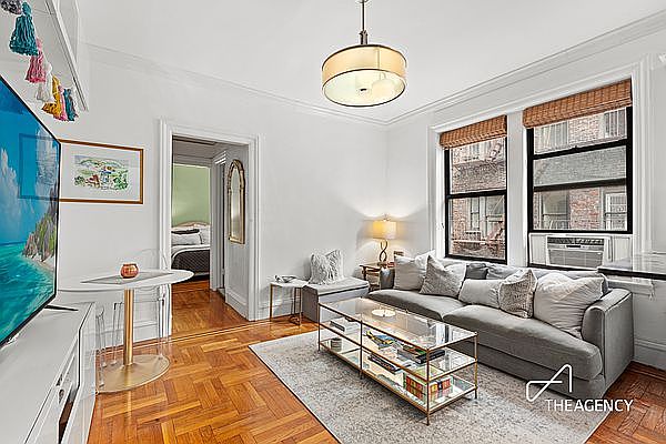 1st image of 315 E 77th St APT 4G