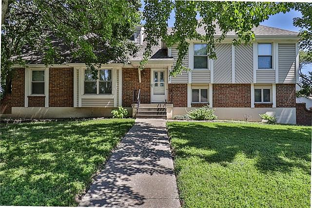 1st image of 313 SE Brentwood Dr