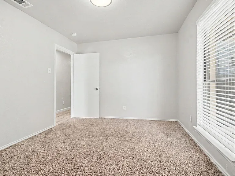 2201 Jackson Cir — Photo 25