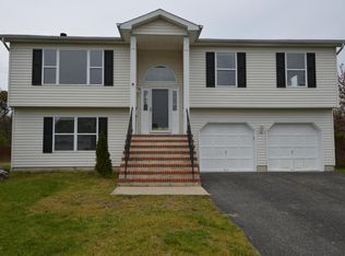 28 Netty St, Howell, NJ 07731