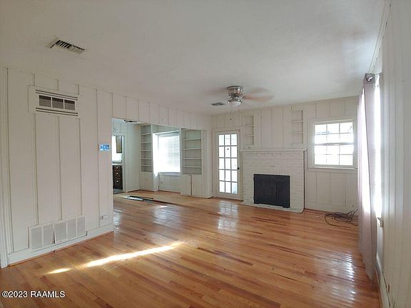 3rd image of 311 Everette St