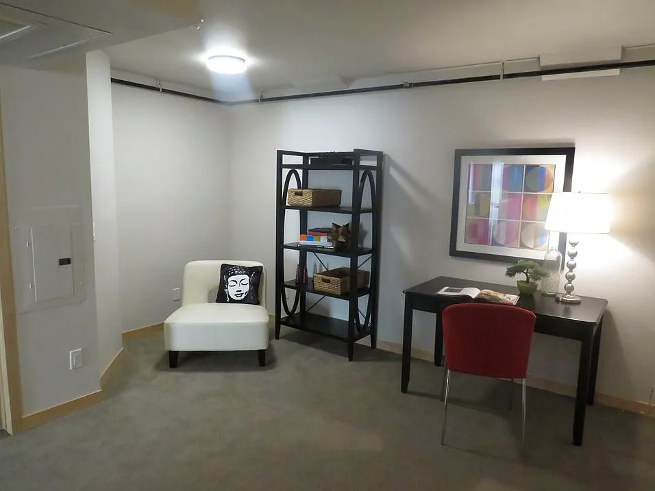 Nichols Station Apartments — Photo 3
