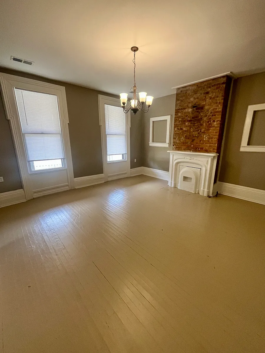 Building Photo - 618 3rd St