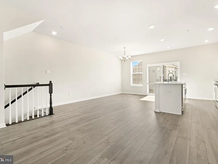 450 Herringbone Way — Photo 7