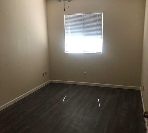 3rd image of 805 E Main Ave