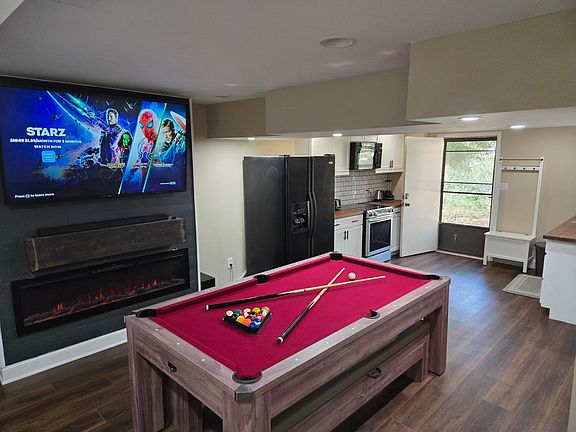 Perfect for Entertaining!!