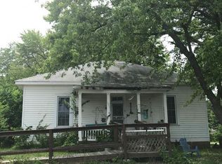 1001 Pine St, Bismarck, MO 63624