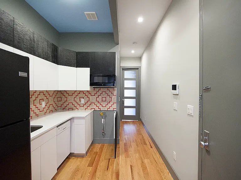 86 Suydam St #1R — Photo 12