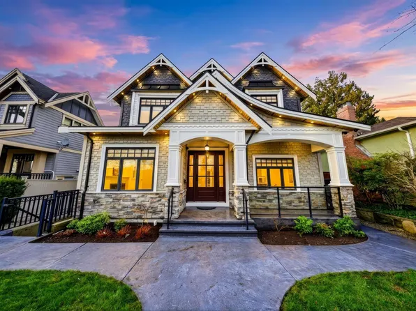 1919 Dublin St, New Westminster, BC V3M 3A4