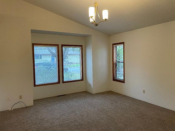 2184 Living_11192025