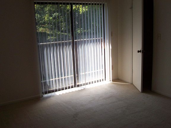 3rd image of 821 Alexander St