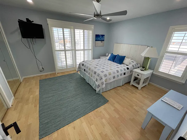 1703 Beach Ter #4N — Photo 19