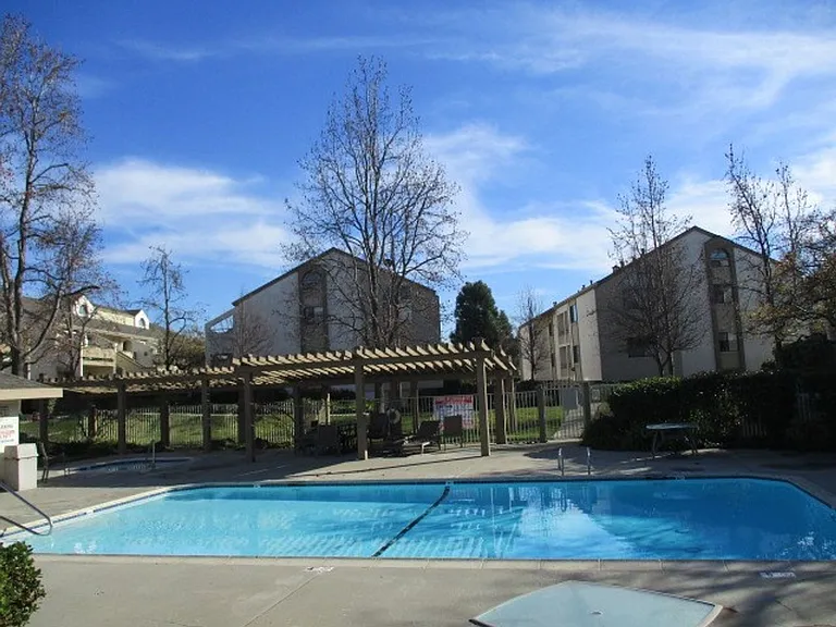39015 Walnut Ter — Photo 13