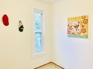 3 Gates St, Lowell, MA 01851