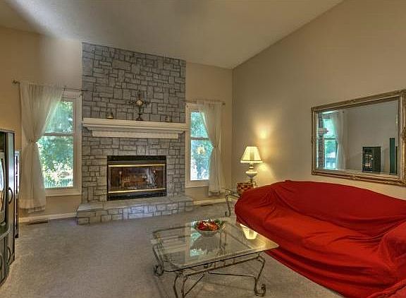 4th image of 2024 Place Liberte Dr