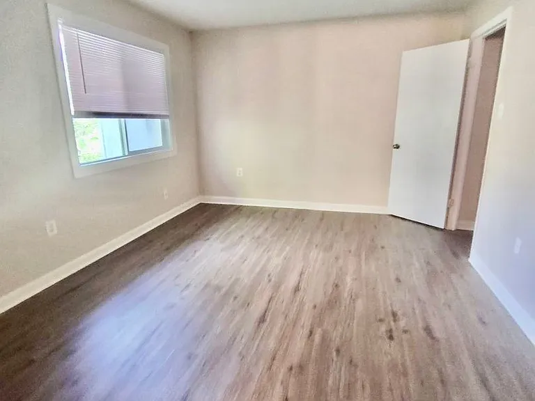 33 Wayside Ct — Photo 8