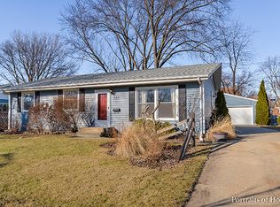 301 Mohawk Dr, Carol Stream, IL 60188