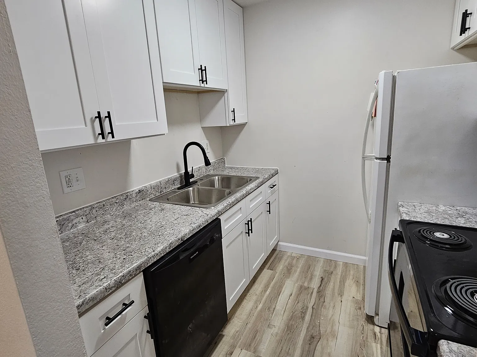 1 bed, 650 sqft, $800 — Photo 2
