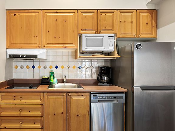 3rd image of 3170 Creekside Way #415