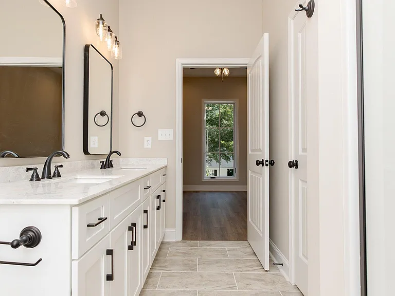 1009 Northside Dr — Photo 41