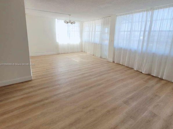 2025 NE 164th St APT 816
