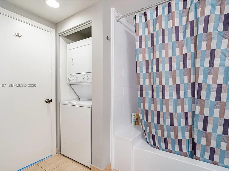 1750 N Bayshore Dr #3410 — Photo 29